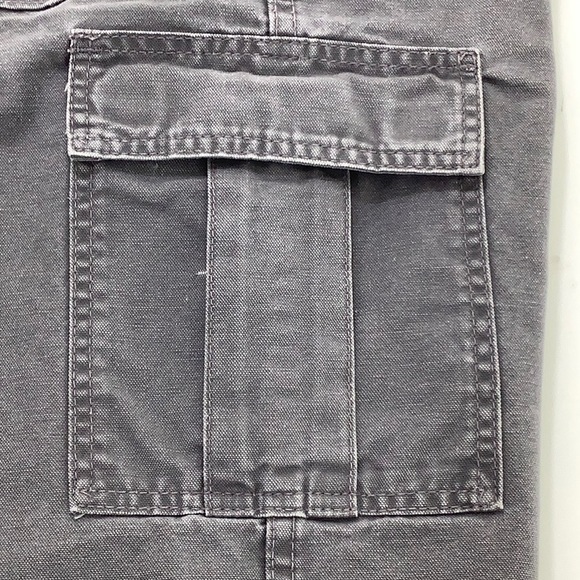 Dickes gray jean cargo shorts relaxed fit size 38 EUC - Picture 8 of 16